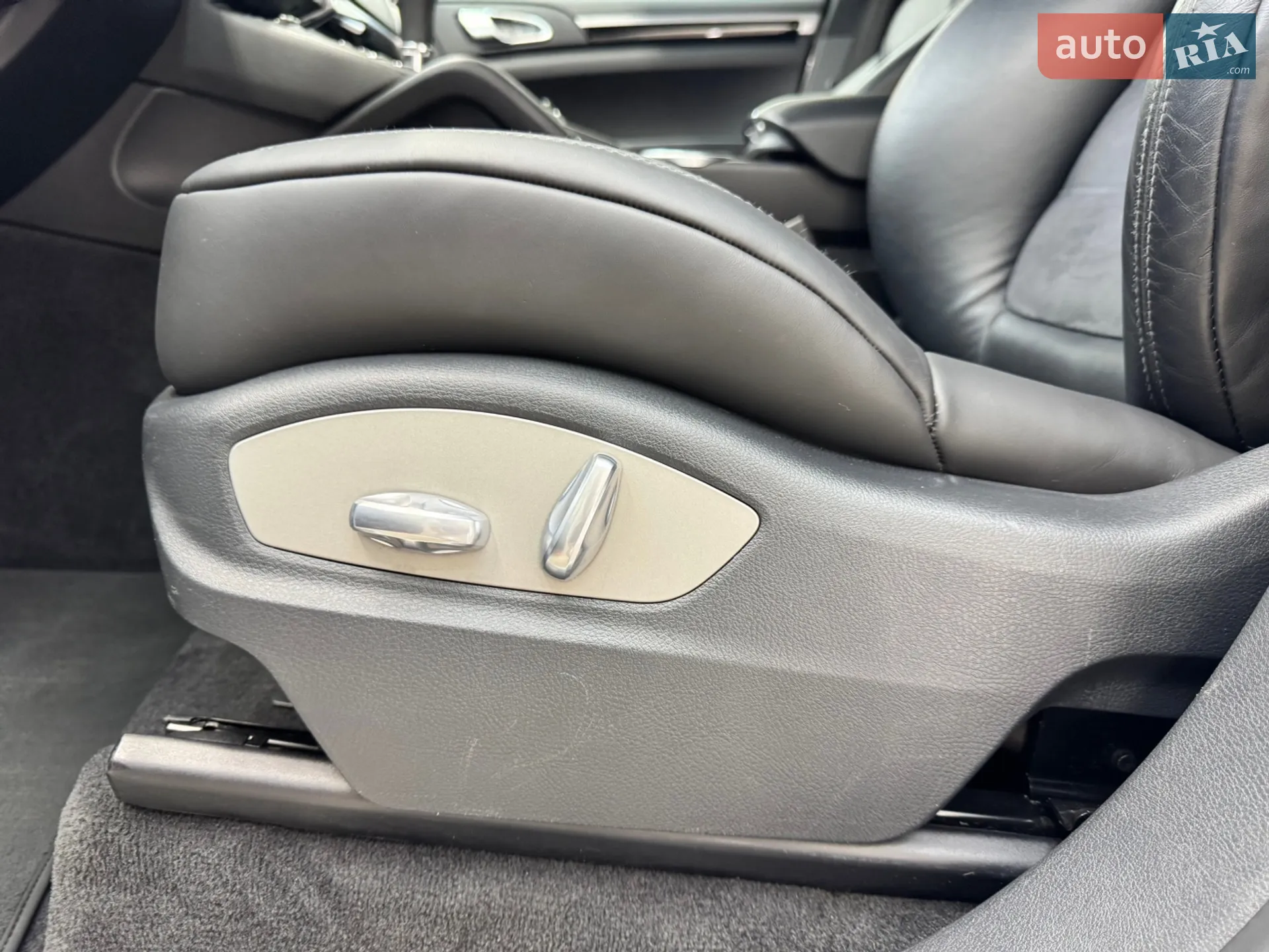 2016 Porsche Cayenne - мініатюра 46