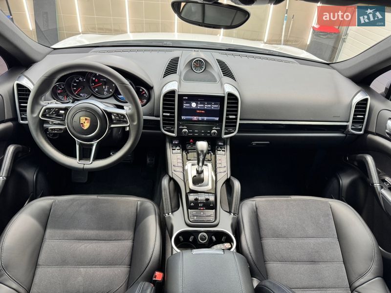 Внедорожник / Кроссовер Porsche Cayenne 2016 в Киеве