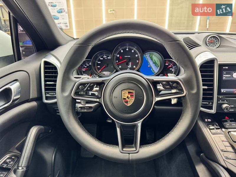 Внедорожник / Кроссовер Porsche Cayenne 2016 в Киеве