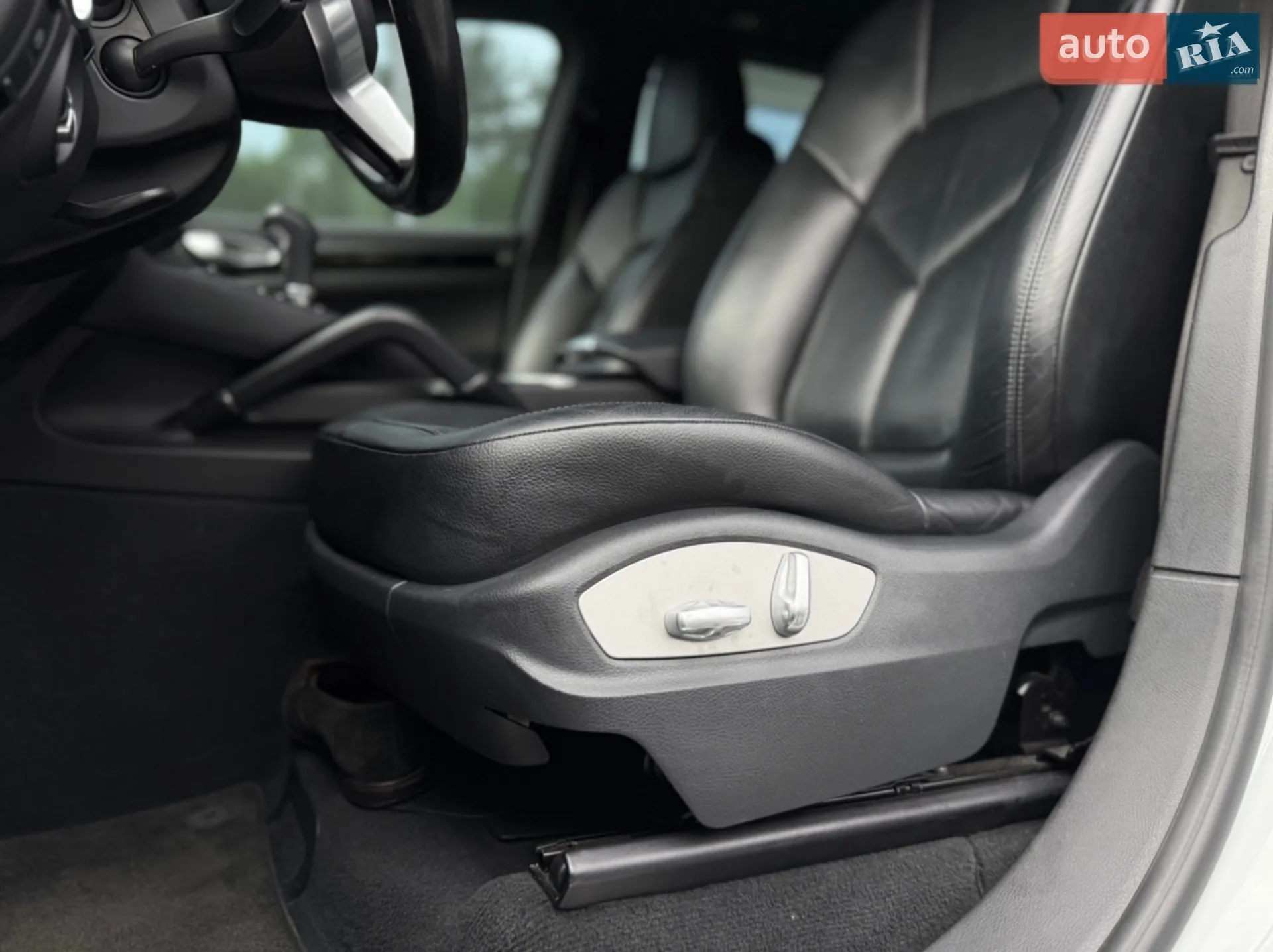2015 Porsche Cayenne - мініатюра 31