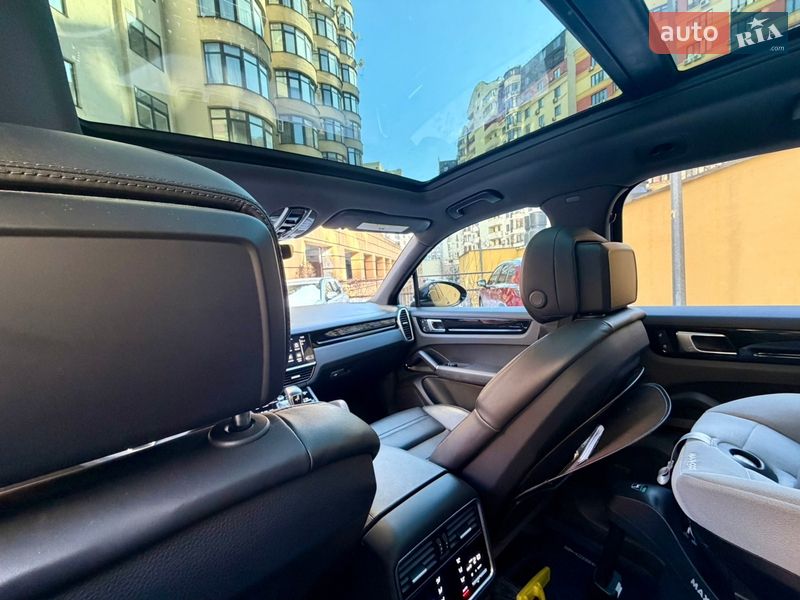 Позашляховик / Кросовер Porsche Cayenne 2022 в Києві