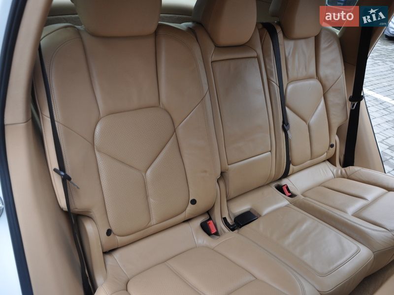 Позашляховик / Кросовер Porsche Cayenne 2012 в Одесі