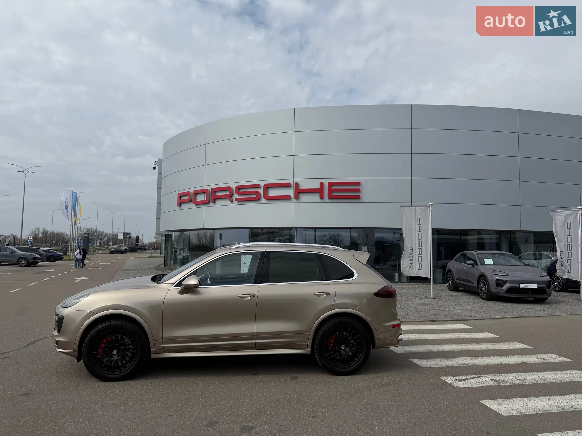 2015 Porsche Cayenne - мініатюра 2