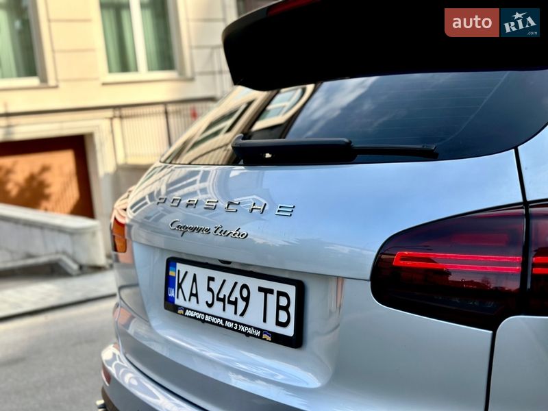 Позашляховик / Кросовер Porsche Cayenne 2015 в Києві