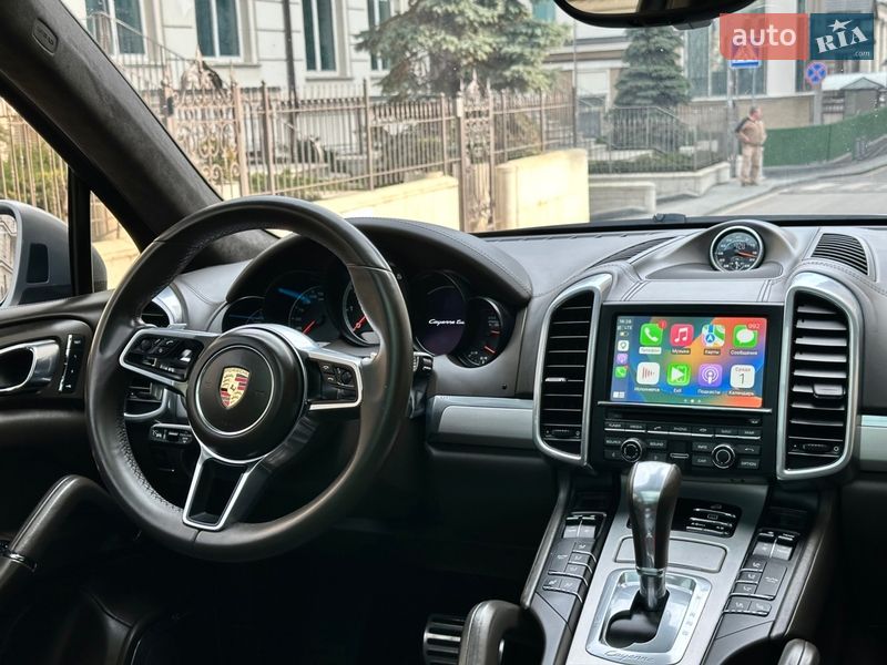 Позашляховик / Кросовер Porsche Cayenne 2015 в Києві