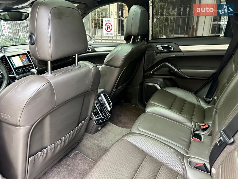 Позашляховик / Кросовер Porsche Cayenne 2015 в Києві