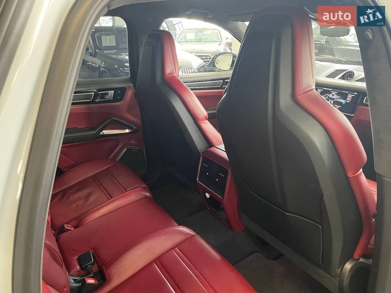 Позашляховик / Кросовер Porsche Cayenne 2019 в Києві