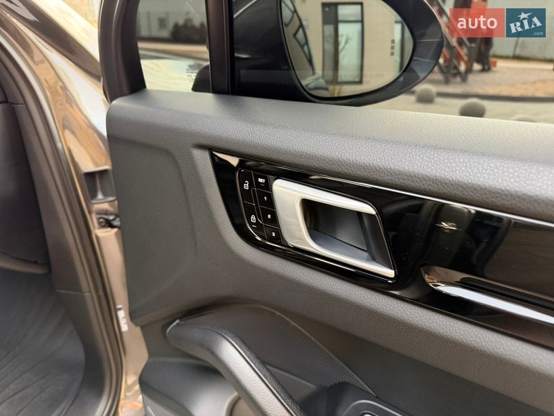 Позашляховик / Кросовер Porsche Cayenne 2020 в Києві