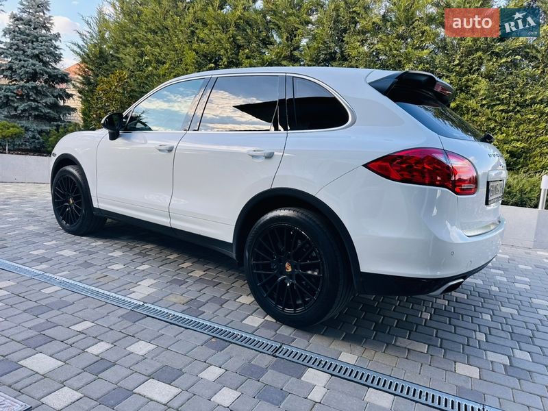 Внедорожник / Кроссовер Porsche Cayenne 2013 в Одессе