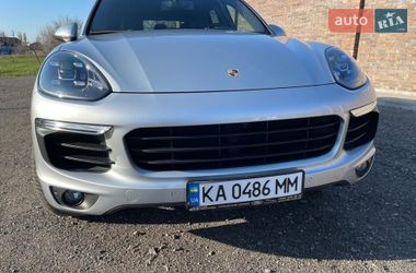 Внедорожник / Кроссовер Porsche Cayenne 2015 в Киеве