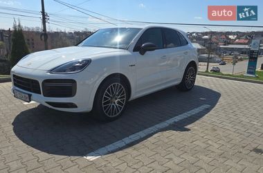 Внедорожник / Кроссовер Porsche Cayenne 2019 в Черновцах
