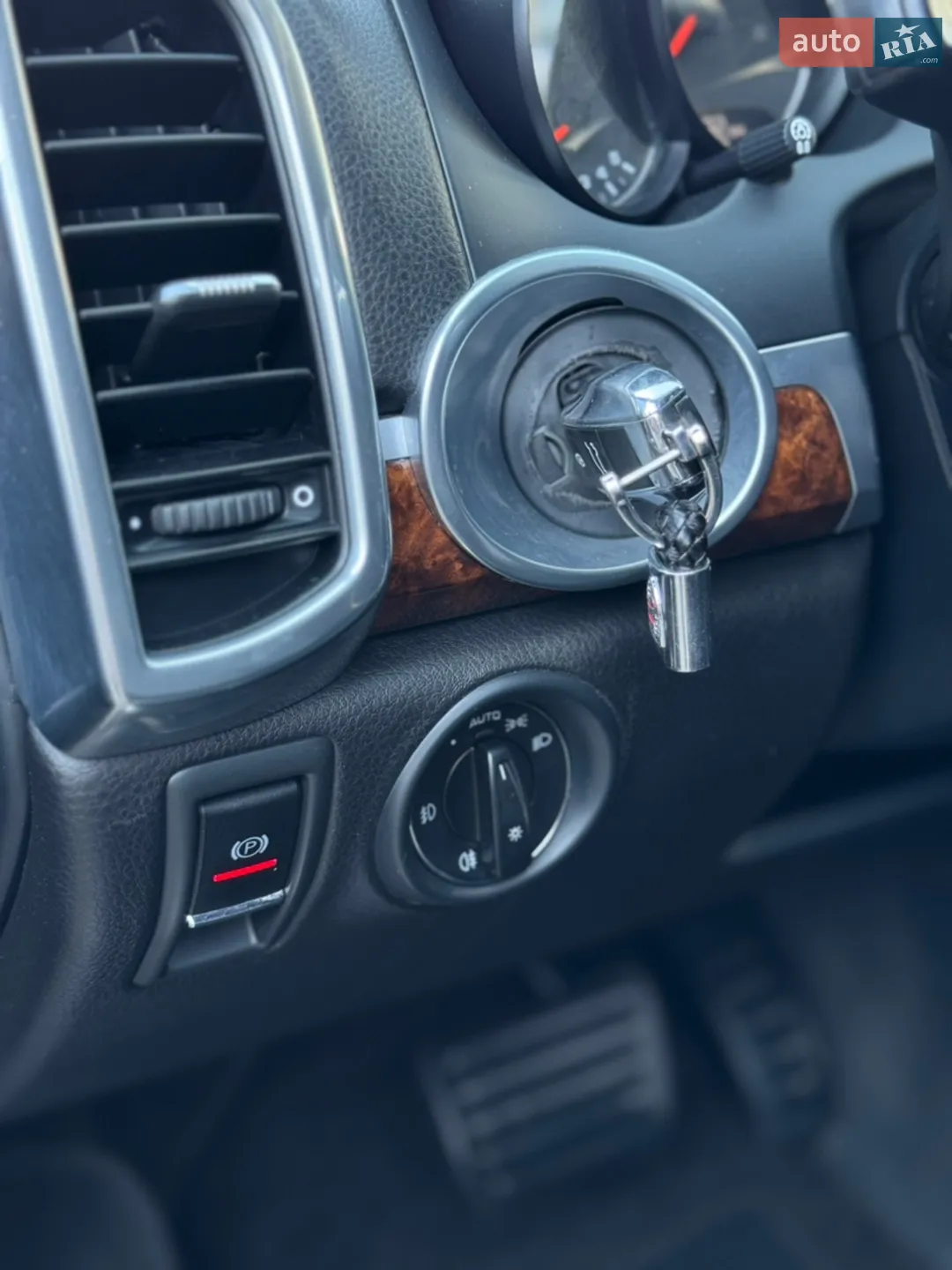 2011 Porsche Cayenne - мініатюра 47