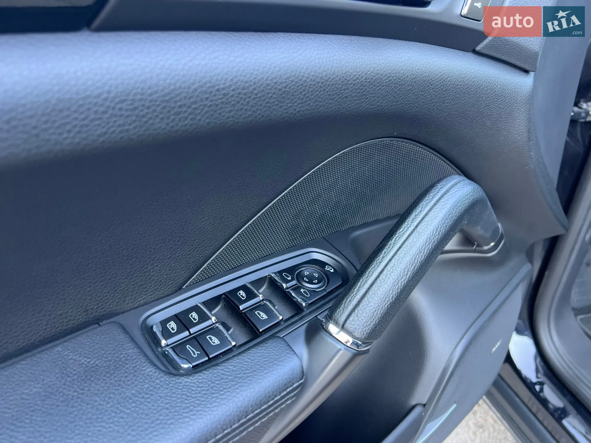 2015 Porsche Cayenne - мініатюра 17