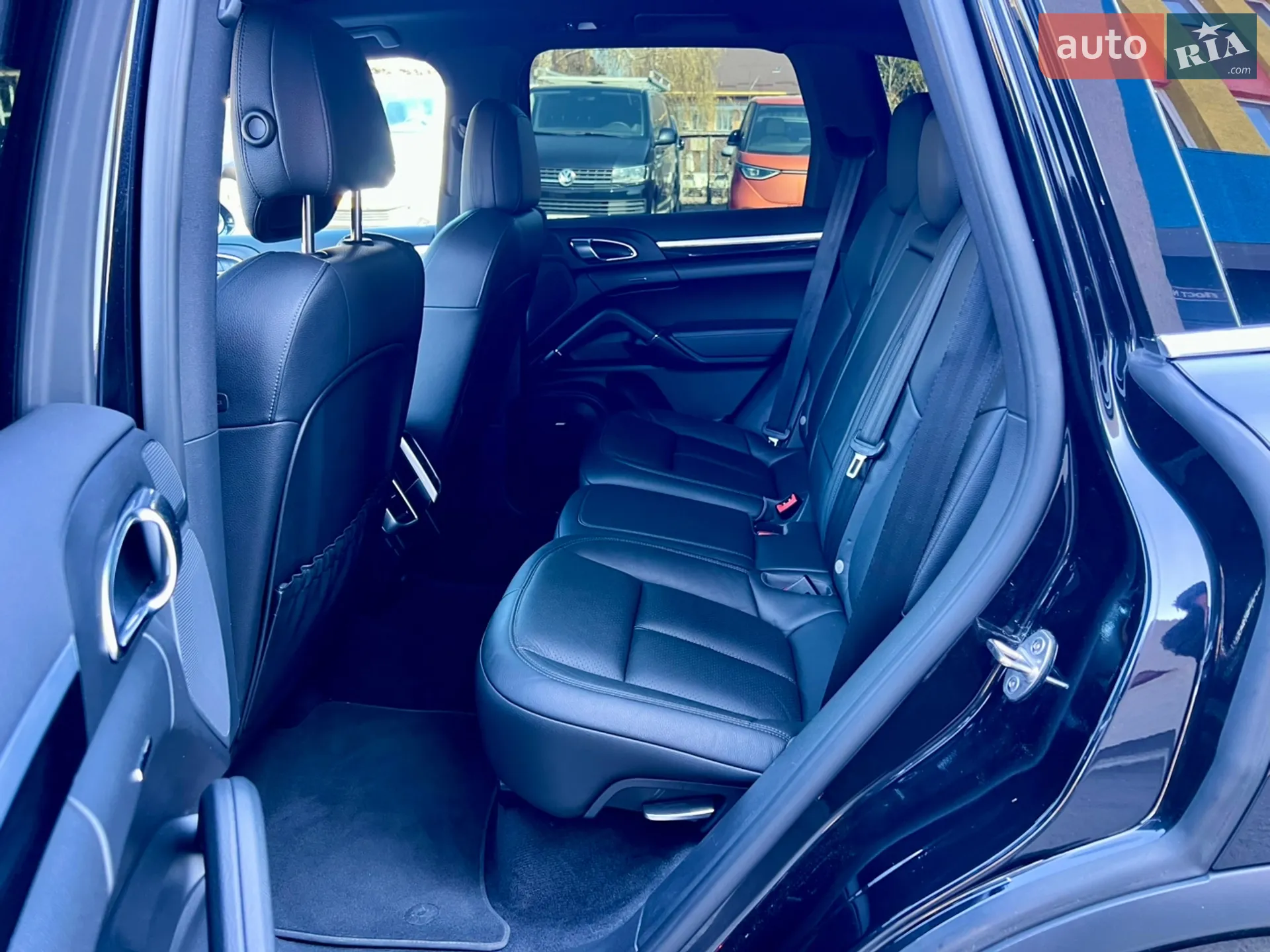 2015 Porsche Cayenne - мініатюра 31