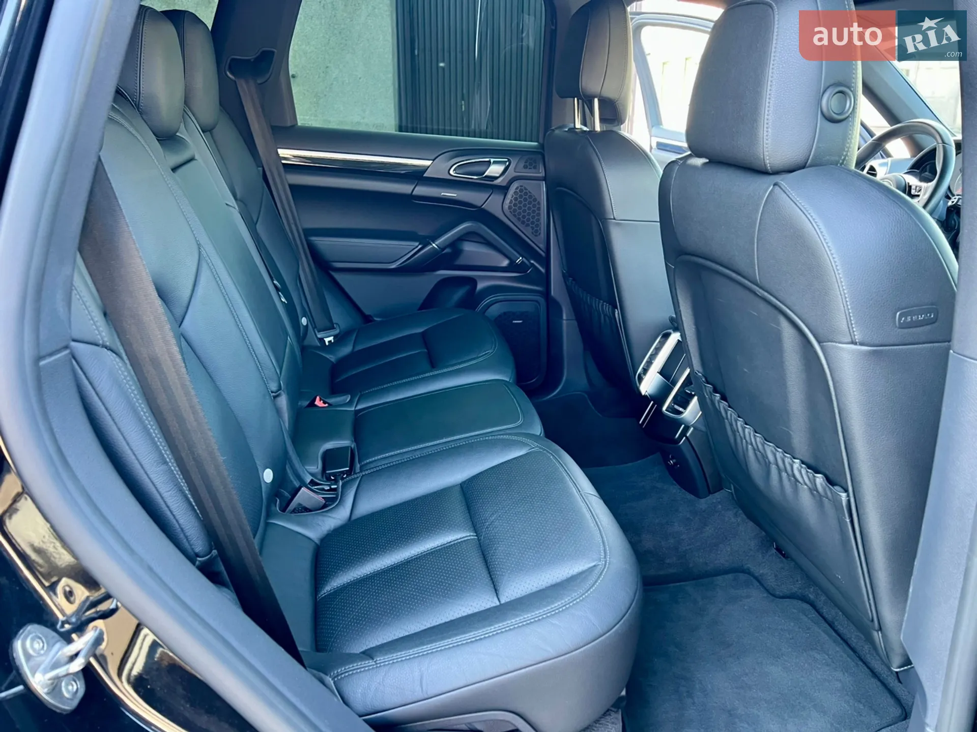 2015 Porsche Cayenne - мініатюра 34