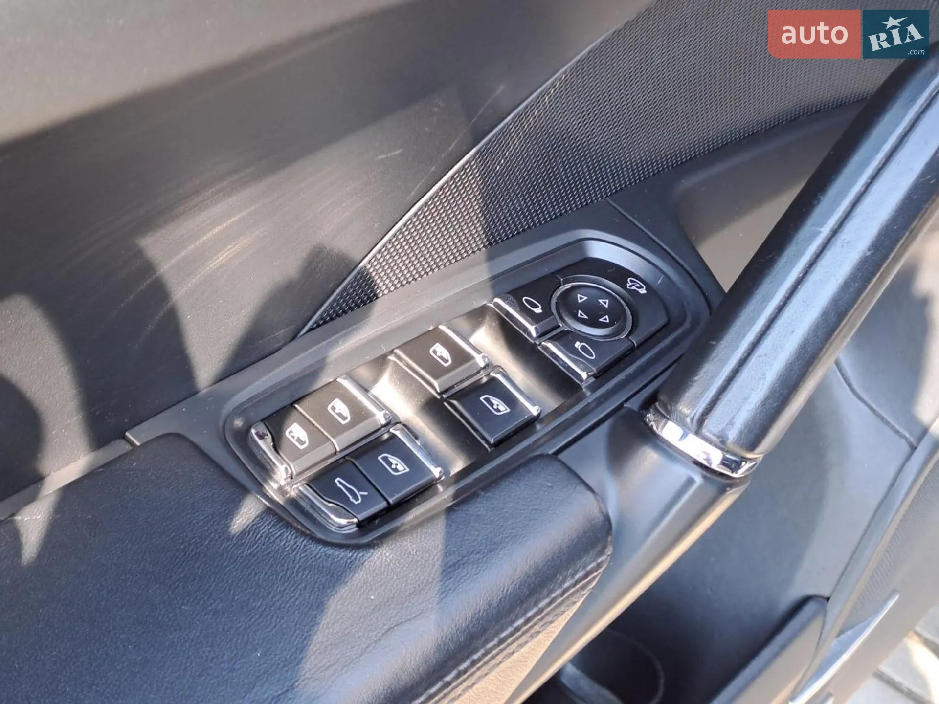 2010 Porsche Cayenne - мініатюра 28