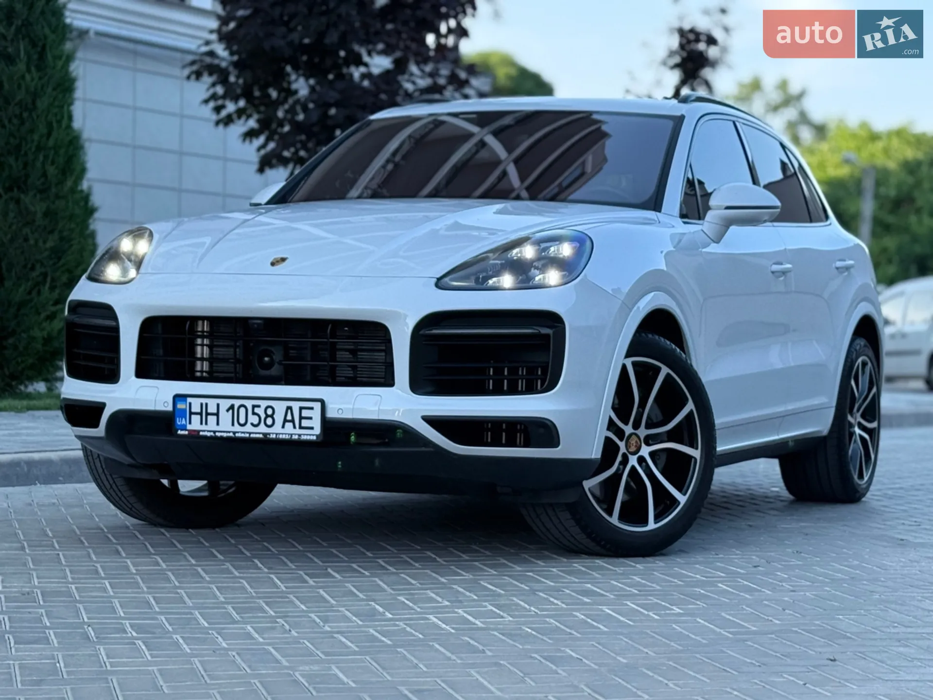 2019 Porsche Cayenne - мініатюра 2