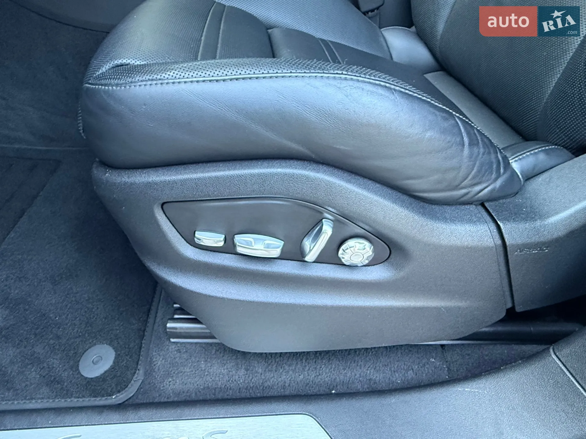2019 Porsche Cayenne - мініатюра 35