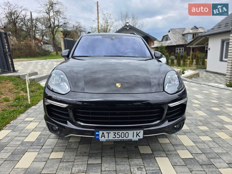 Позашляховик / Кросовер Porsche Cayenne 2015 в Косові