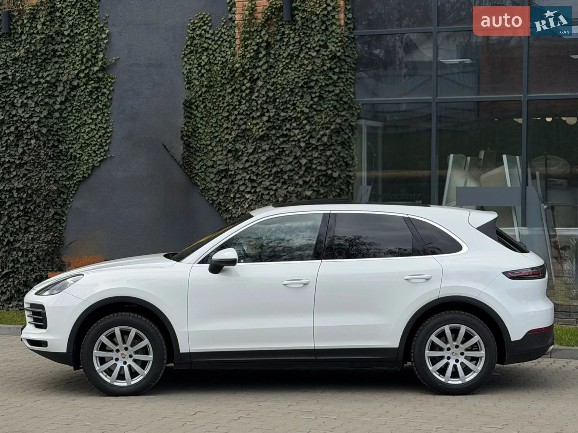 2019 Porsche Cayenne - мініатюра 3