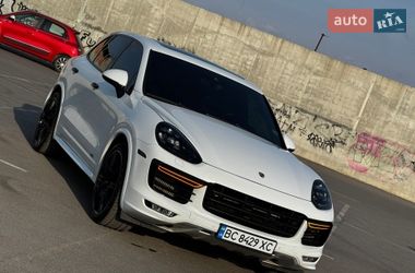 Внедорожник / Кроссовер Porsche Cayenne 2016 в Львове