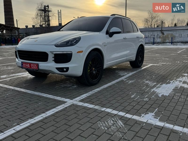 Позашляховик / Кросовер Porsche Cayenne 2017 в Нововолинську