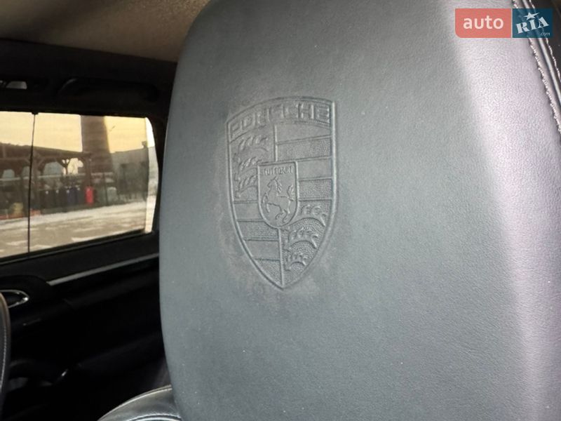 Позашляховик / Кросовер Porsche Cayenne 2017 в Нововолинську