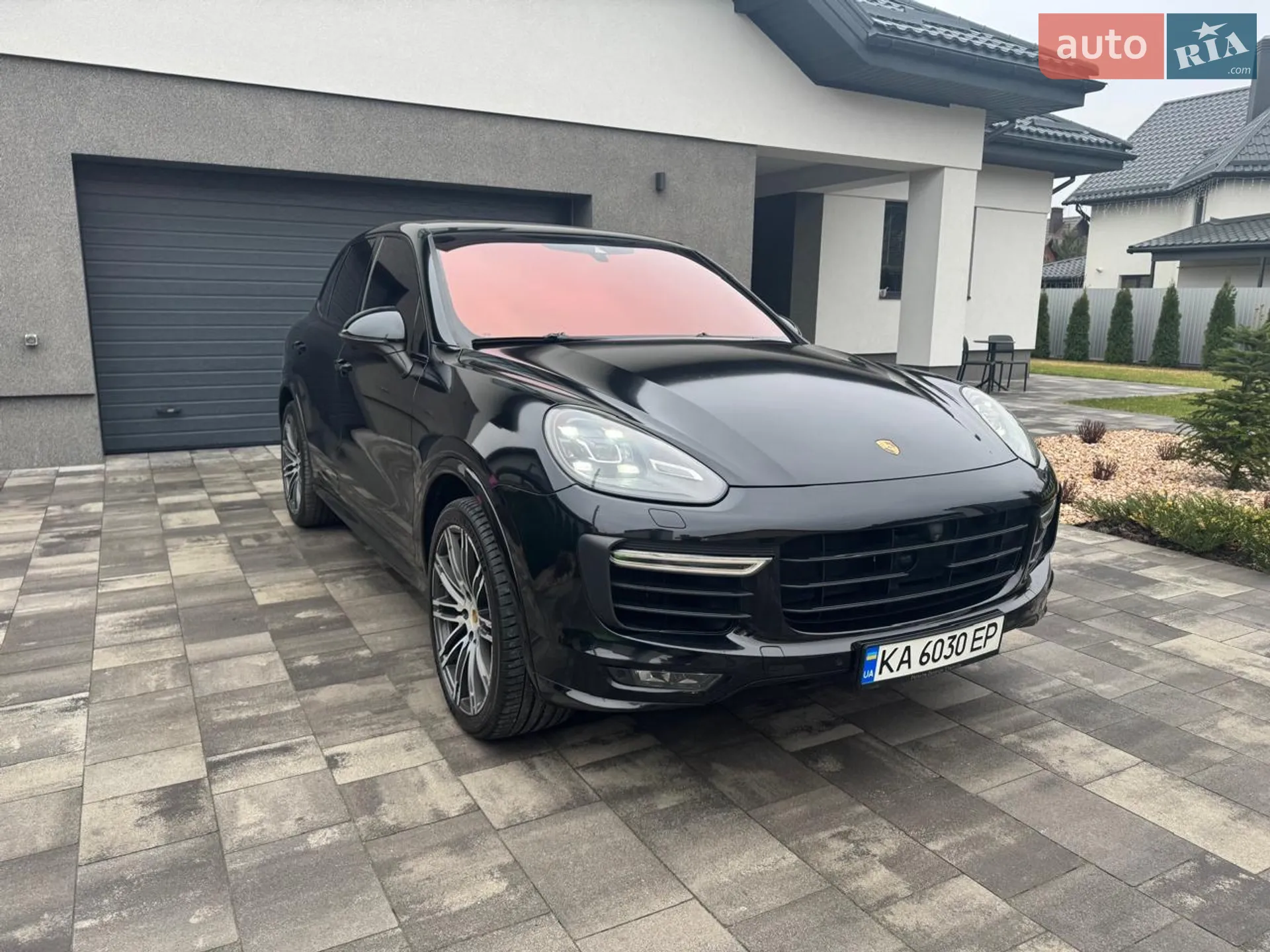 2016 Porsche Cayenne - мініатюра 2