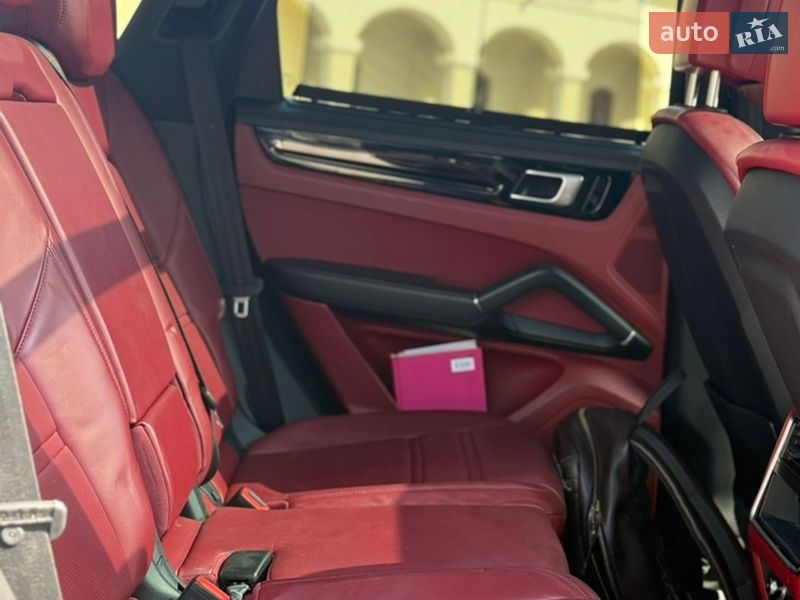 Позашляховик / Кросовер Porsche Cayenne 2018 в Івано-Франківську