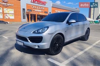 Внедорожник / Кроссовер Porsche Cayenne 2013 в Киеве