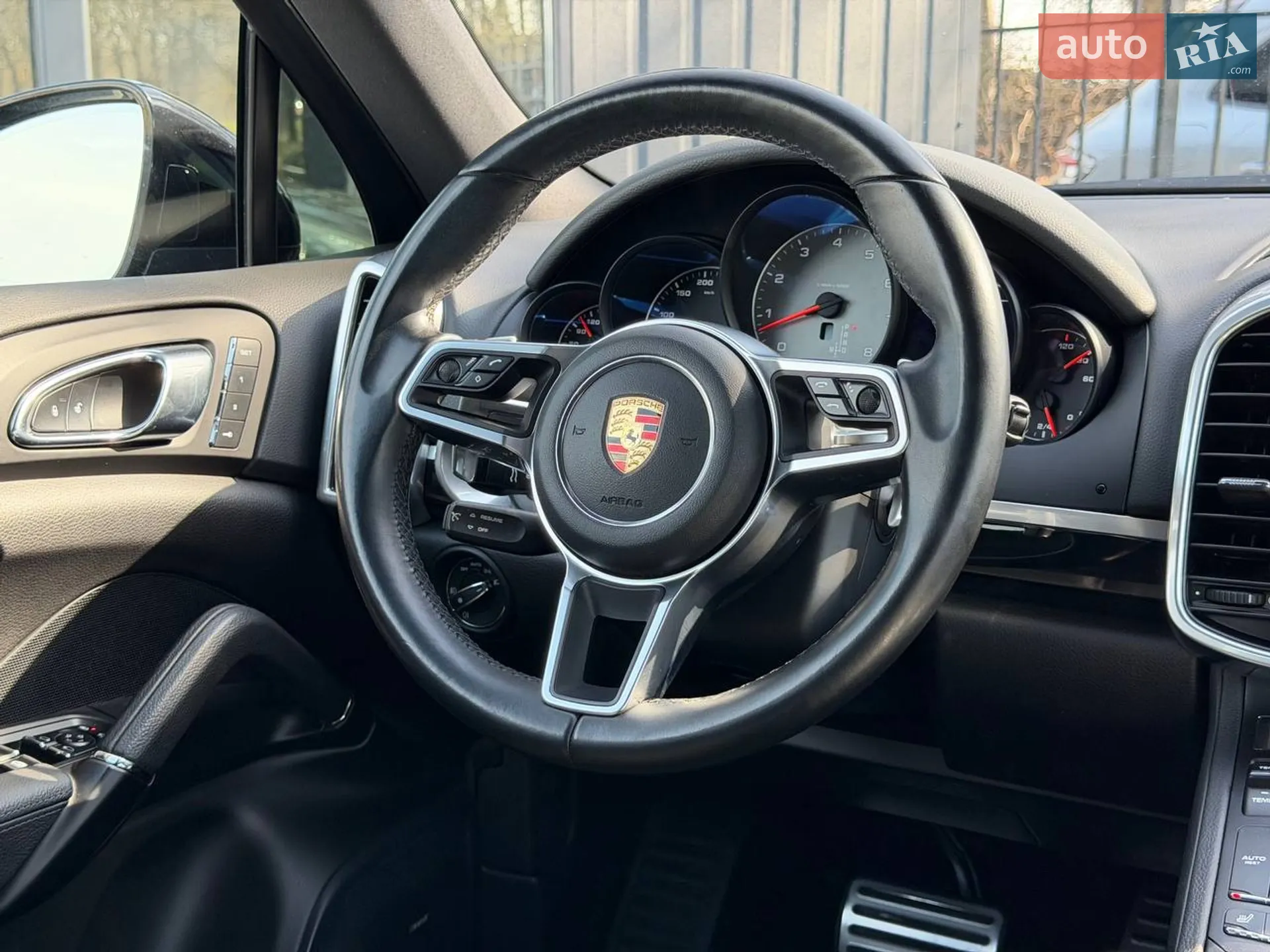 2017 Porsche Cayenne - мініатюра 42