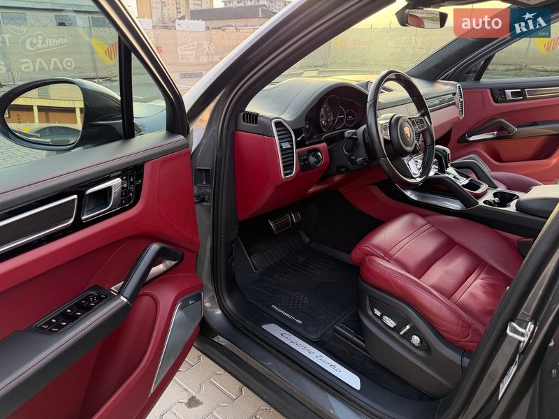 Внедорожник / Кроссовер Porsche Cayenne 2018 в Ивано-Франковске