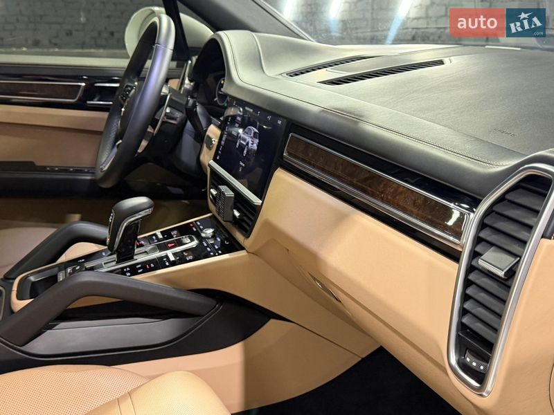 Внедорожник / Кроссовер Porsche Cayenne 2017 в Киеве фото 36 Внедорожник / Кроссовер Porsche Cayenne 2017 в Киеве