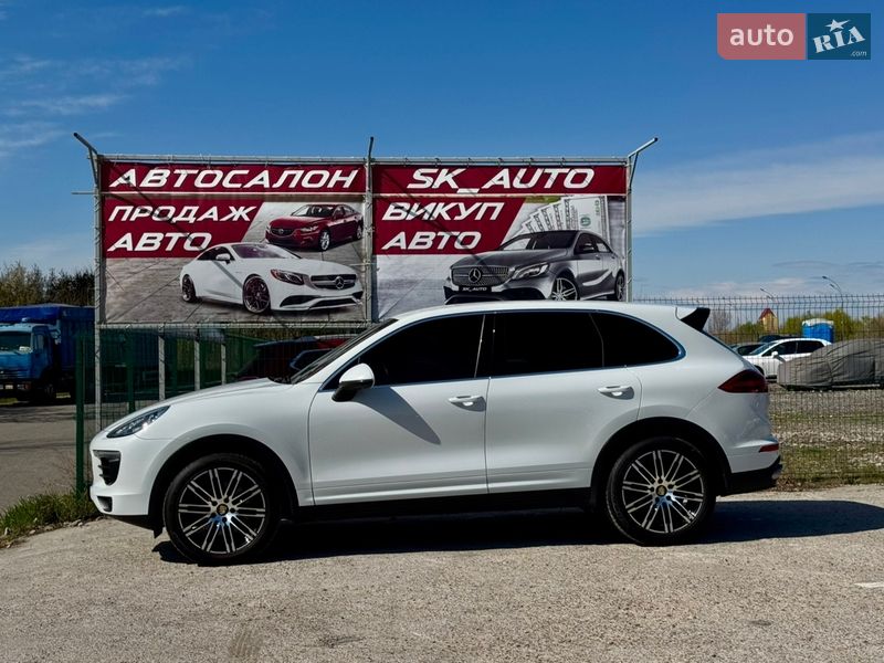 Внедорожник / Кроссовер Porsche Cayenne 2016 в Киеве