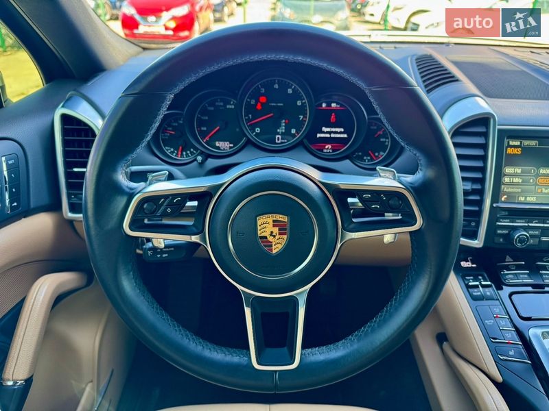 Внедорожник / Кроссовер Porsche Cayenne 2016 в Киеве