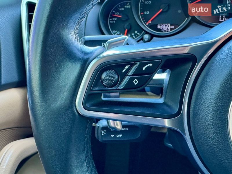 Внедорожник / Кроссовер Porsche Cayenne 2016 в Киеве