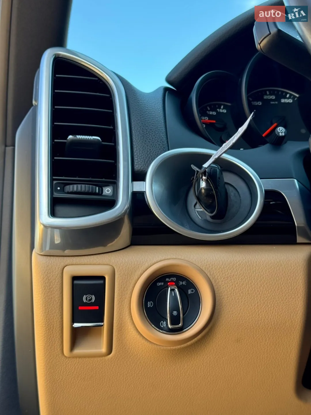 2016 Porsche Cayenne - мініатюра 43
