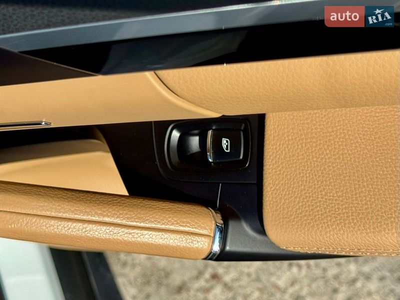 Внедорожник / Кроссовер Porsche Cayenne 2016 в Киеве