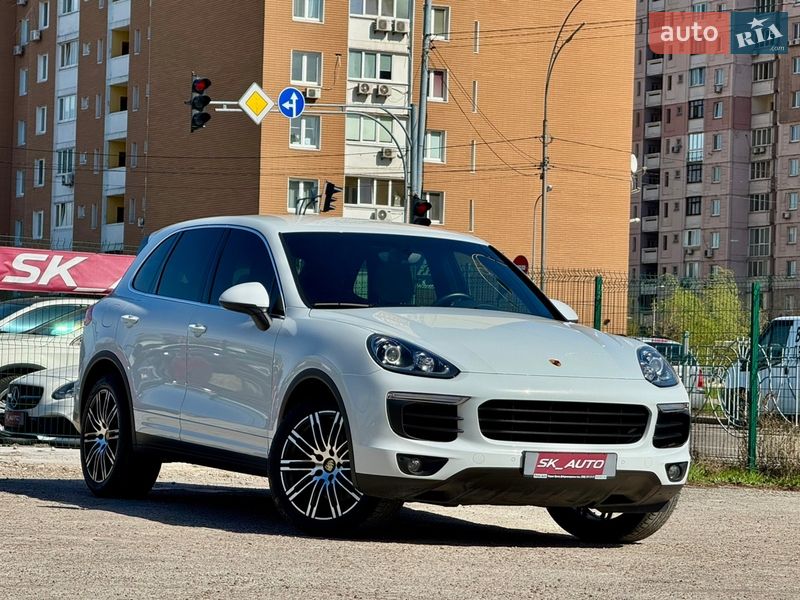 Внедорожник / Кроссовер Porsche Cayenne 2016 в Киеве