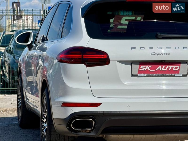 Внедорожник / Кроссовер Porsche Cayenne 2016 в Киеве