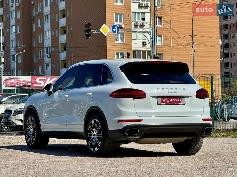Внедорожник / Кроссовер Porsche Cayenne 2016 в Киеве