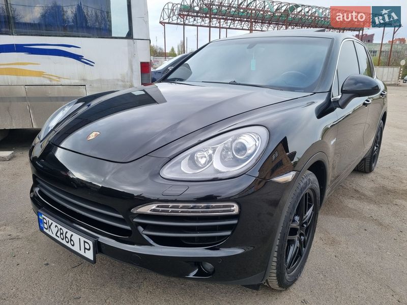 Внедорожник / Кроссовер Porsche Cayenne 2013 в Ровно