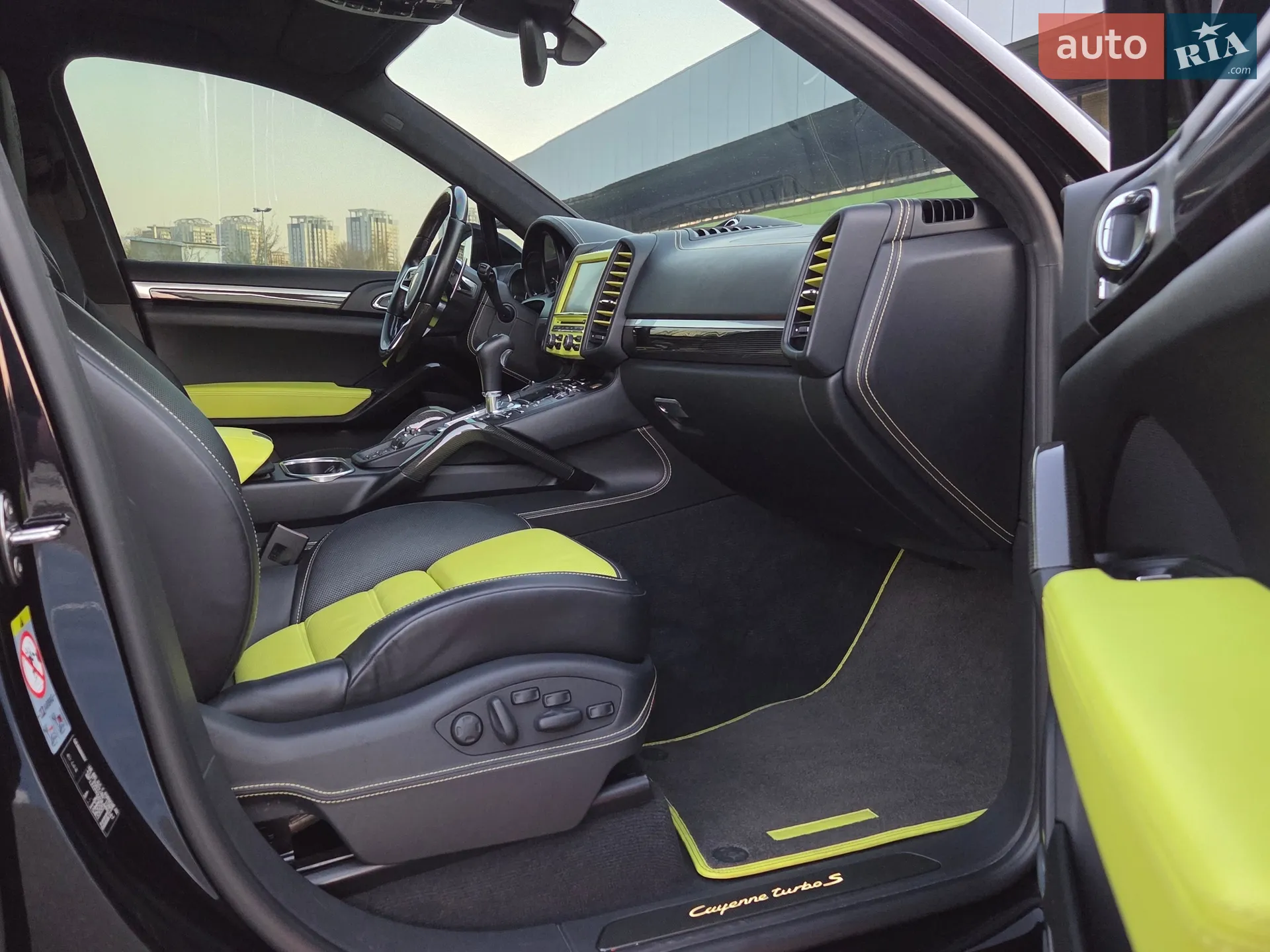 2015 Porsche Cayenne - мініатюра 33