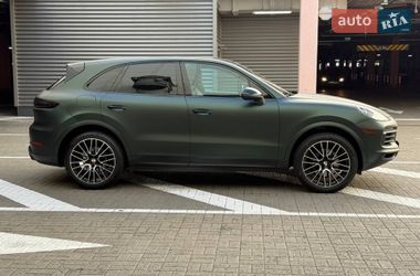 Внедорожник / Кроссовер Porsche Cayenne 2019 в Киеве