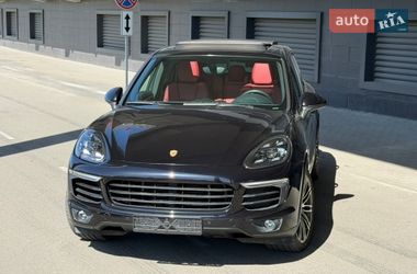 Внедорожник / Кроссовер Porsche Cayenne 2016 в Киеве