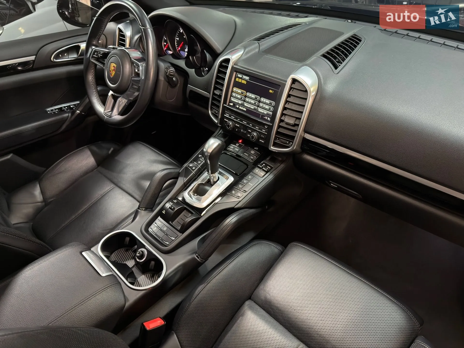 2016 Porsche Cayenne - мініатюра 26