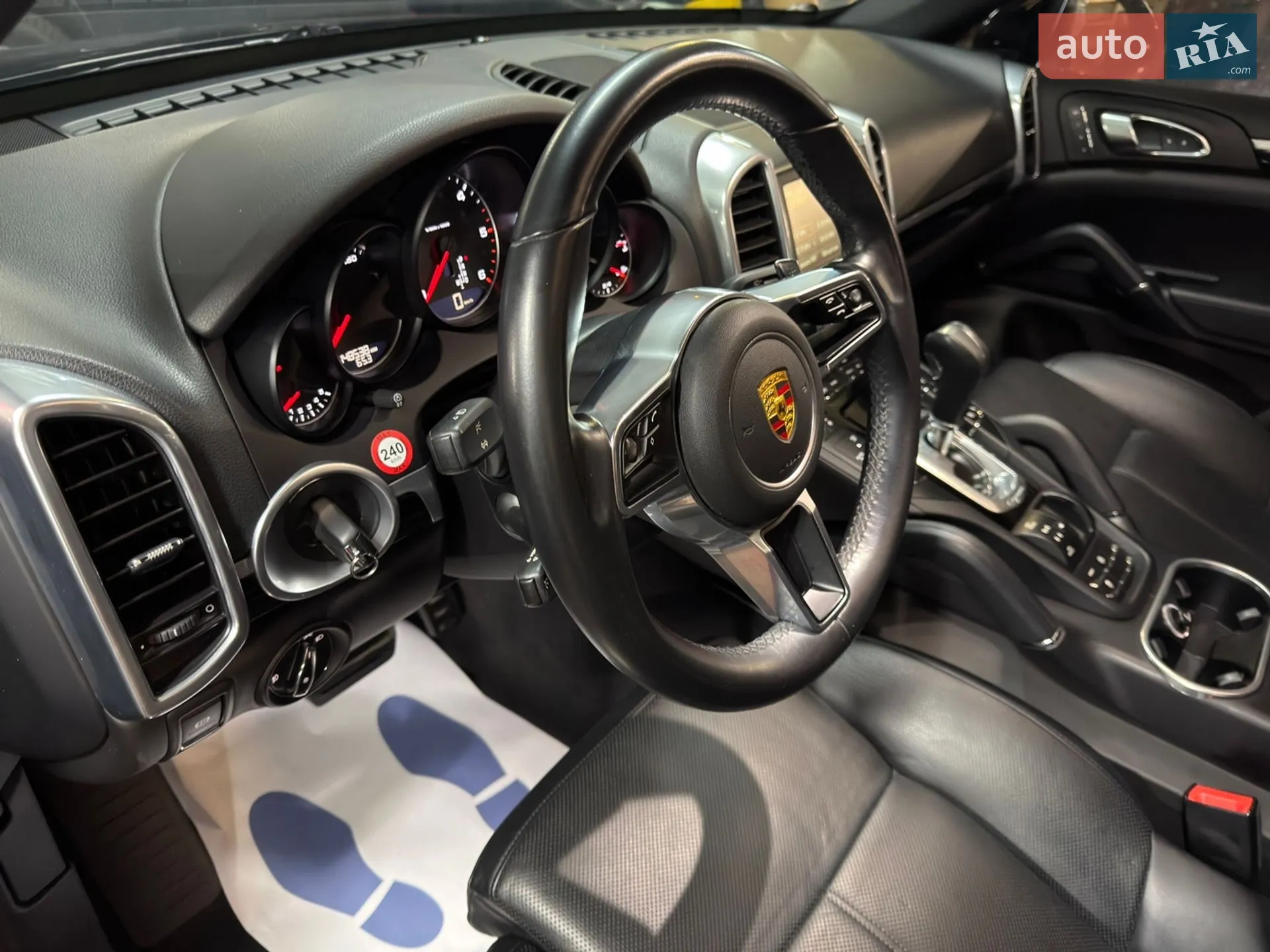 2016 Porsche Cayenne - мініатюра 32