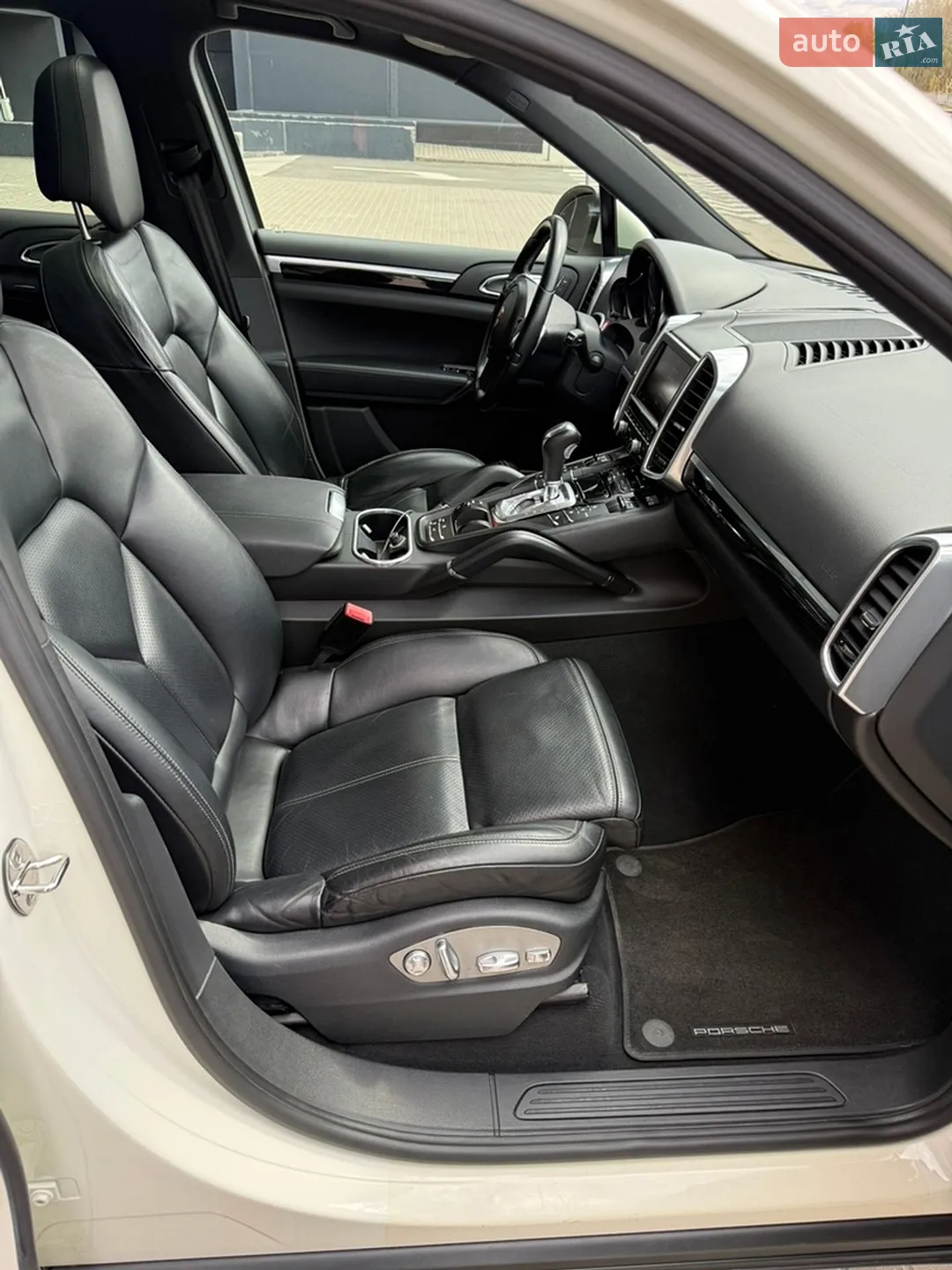 2011 Porsche Cayenne - мініатюра 19