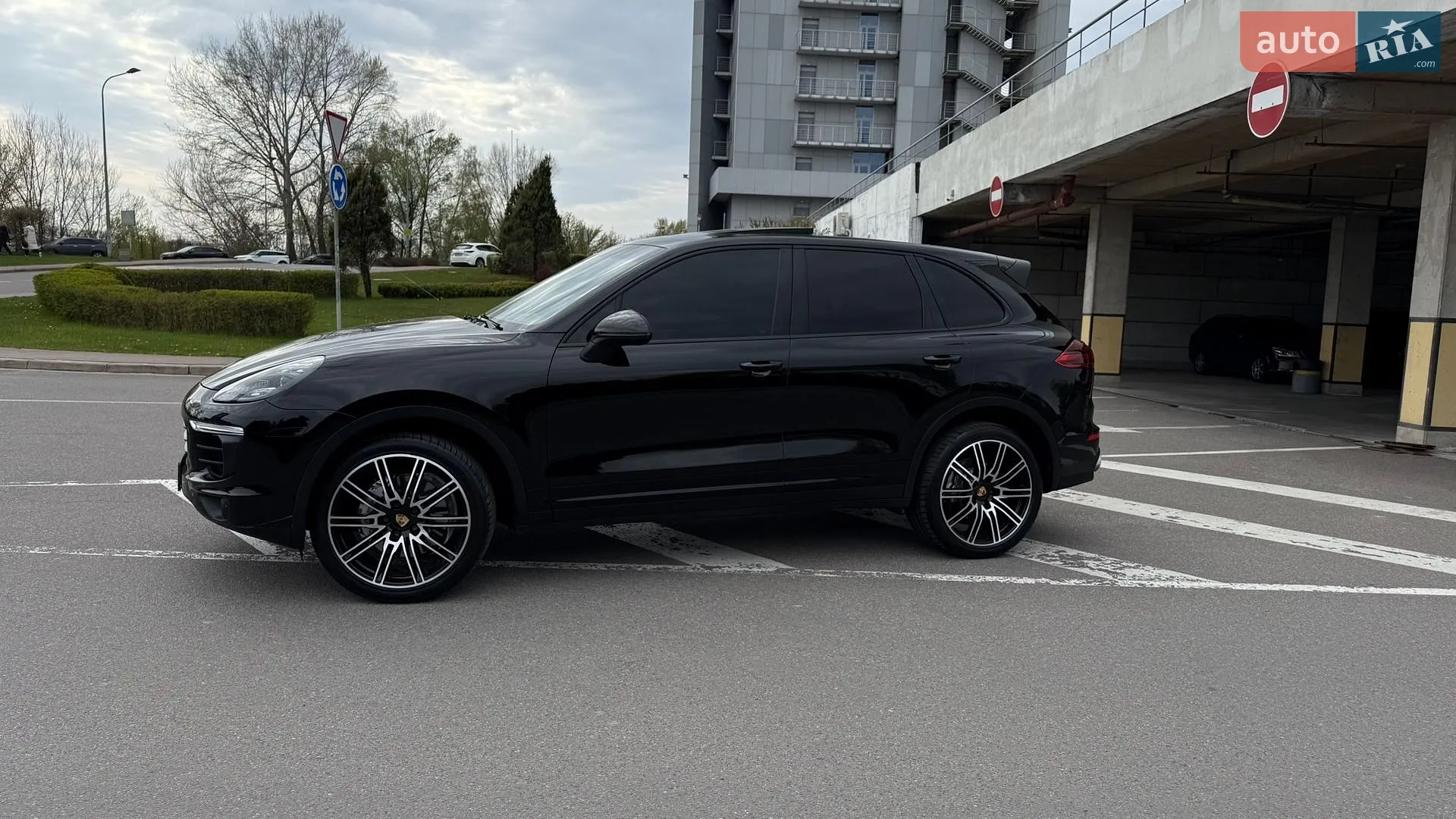 2017 Porsche Cayenne - мініатюра 28