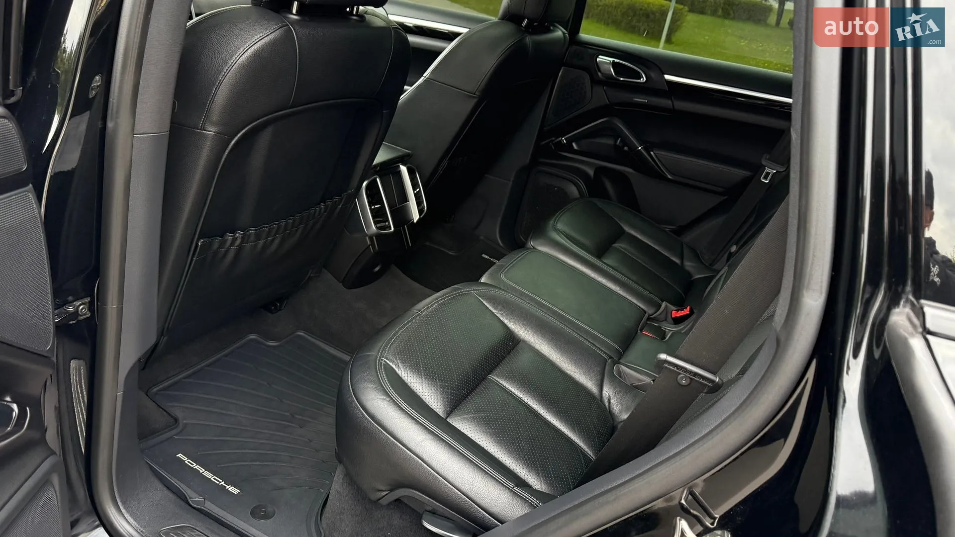 2017 Porsche Cayenne - мініатюра 35